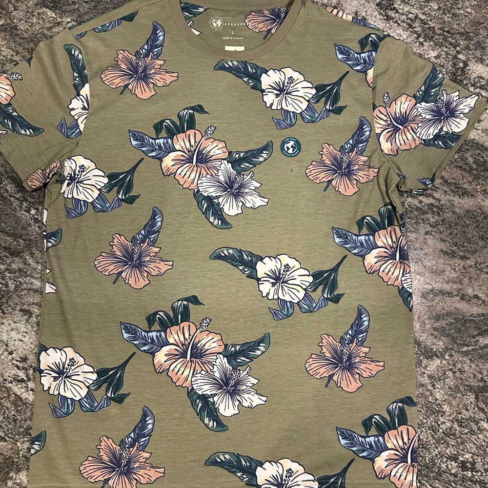Men’s Large Aeropostale Floral Print T-Shirt